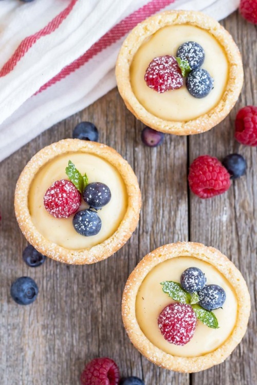 sweetoothgirl:VANILLA CUSTARD COOKIE CUPS