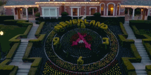 loveneverlandismydream:mjismydaddy:Neverland appeals to the child inside every man, woman and child.