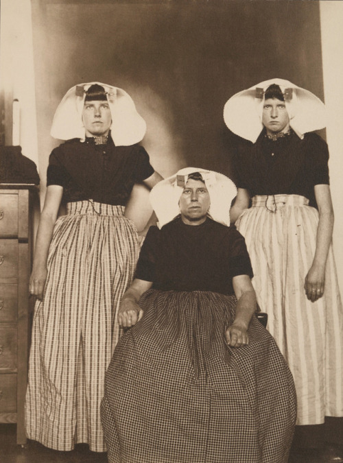 Ellis Island Immigrantsca. 1905–14Photographer: Augustus F. Sherman (American; 1865–1925)