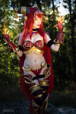 cosplayblog:  Alexstrasza from World of Warcraft