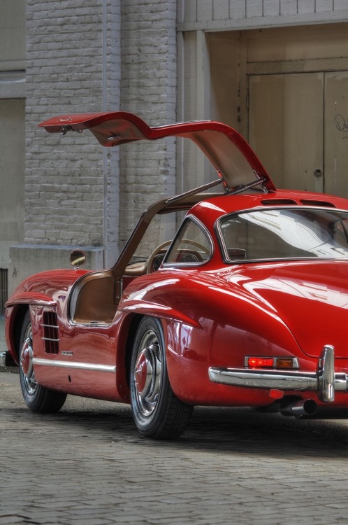 gentlemansessentials:  Gullwing    Gentleman’s Essentials