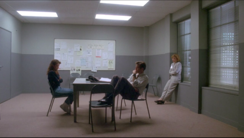 spacelesbians: they’re supposed to be conducting a professional interview and mulder is just s