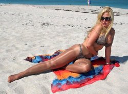melikitu:Who likes hose on the beach? In