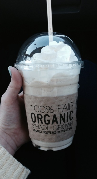 luxury-kisses:Vanilla frappe