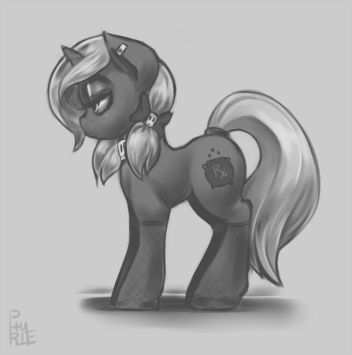 The weekend is already over. Six-day work weeks kinda suck :’<  Got some other drawing done, but this was the only Pony art that made it anywhere. And it’s more of an art block doodle.