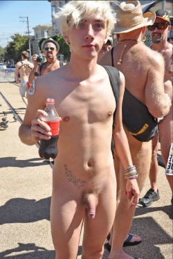 webcamwanker:  See More Nude Men Showing