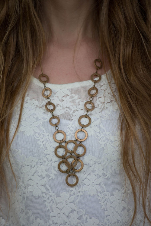 DIY Hardware Washer Necklace Tutorial from Always Rooney here. I&rsquo;ve seen a lot of washer neckl