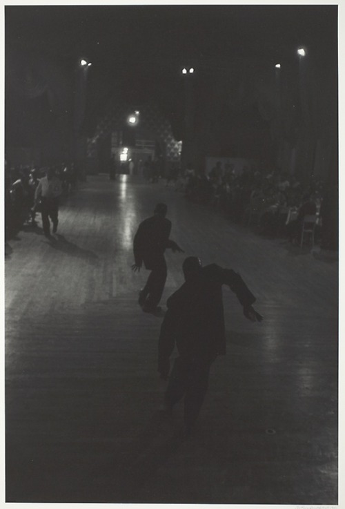 Roy DeCarava, Dancers in New York, photogravure, 1956