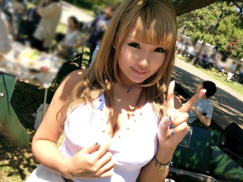 adultlog:  BBQ(バーベキュー)ナンパ 02 in お台場 (1)  ララ 22歳 ガールズバー店員 ユキナ 21歳 ガールズバー店員