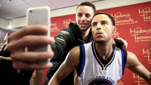 splash-brothers:  Steph poses with his wax figure at Madame Tussauds San Francisco 