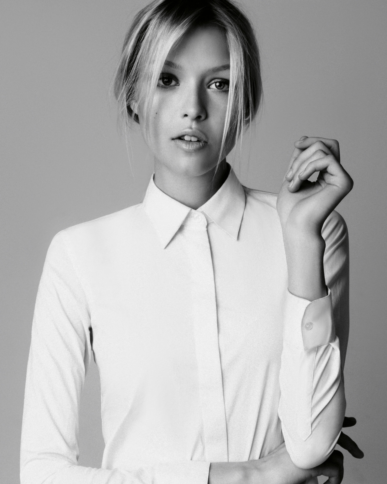missdanylevy:  Alena Soboleva 