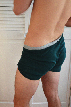 robichau-x:  i was worried my bum was getting -too- fuzzy but these pictures confirm that it’s only moderately fuzzy :-&gt; 