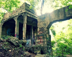 fuckyeahabandonedplaces:  Abandoned Iron Works in PA