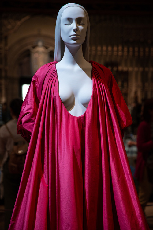 artruby:Heavenly Bodies: Fashion and the Catholic Imagination at the Met Museum. Photos by Julia Che