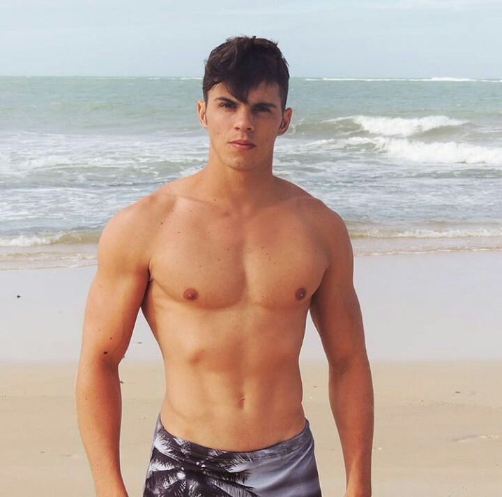 chicosguaposlindos:  PaabloiIsrael_