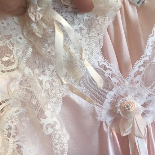 acuriousidea: Vintage Christian Dior Pink Nightgown