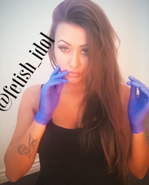 https://gloveslover.tumblr.com/post/156771797438