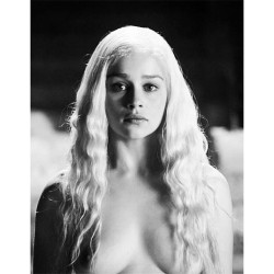 laxvi:  The beau Khaleesi from Games of Thrones.