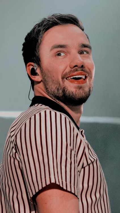 ot5stuffs:liam payne lockscreensreblog if you save.