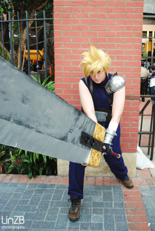 Cloud Strife (Katsucon 2014)Cloud | Photographer