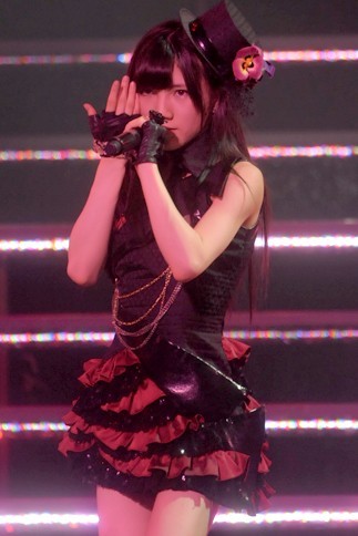 girls48:  Naachan is painfuly beautiful and also KojiMako T_T