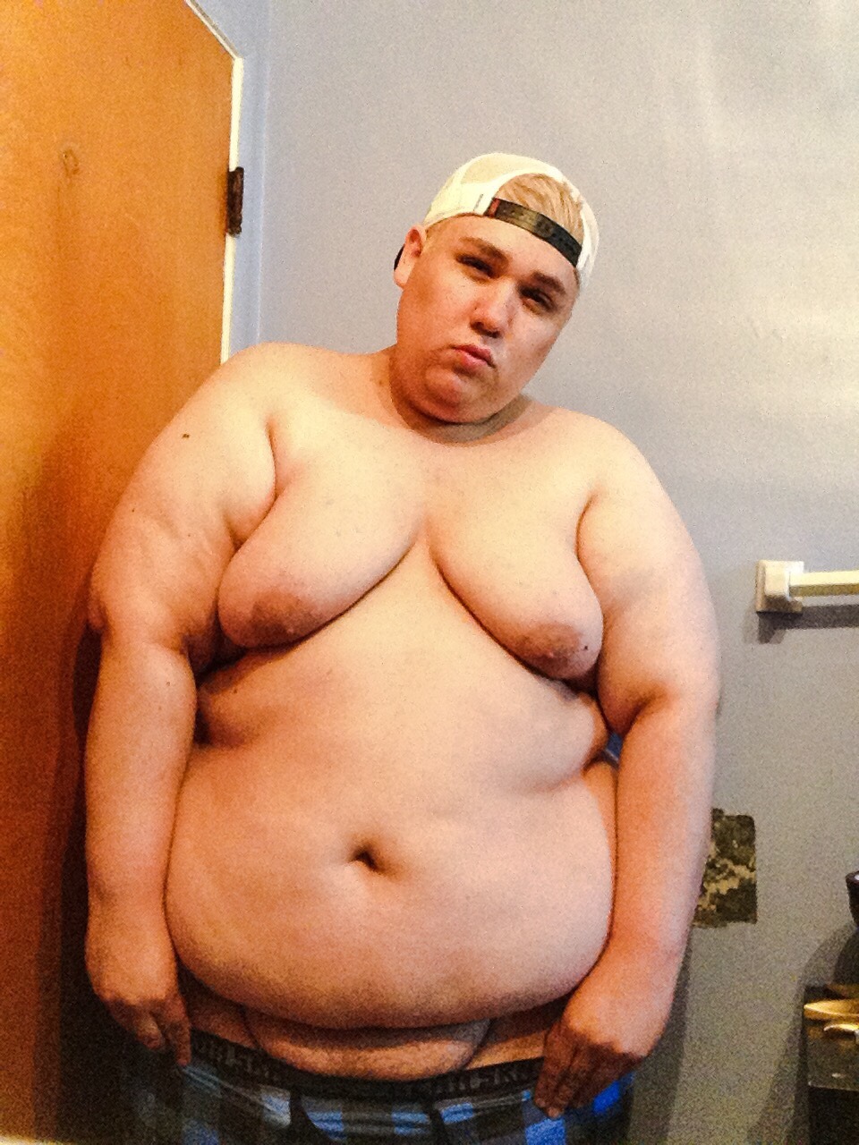 chubbyboychronicles:  it’s expensive to be me  looking this good don’t come for
