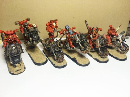 thetalkingpoltergeist:  Finally this biker squad is done. Worked on and off on these for months now. Two of them are magnetized and can be switched to foot soldiers. Lots of lessons learned. I.e. Don’t assemble and then paint. Batch painting is both