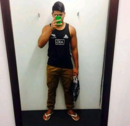dtfnewzealand:  Michael , hot tongan boy with short fat cock 