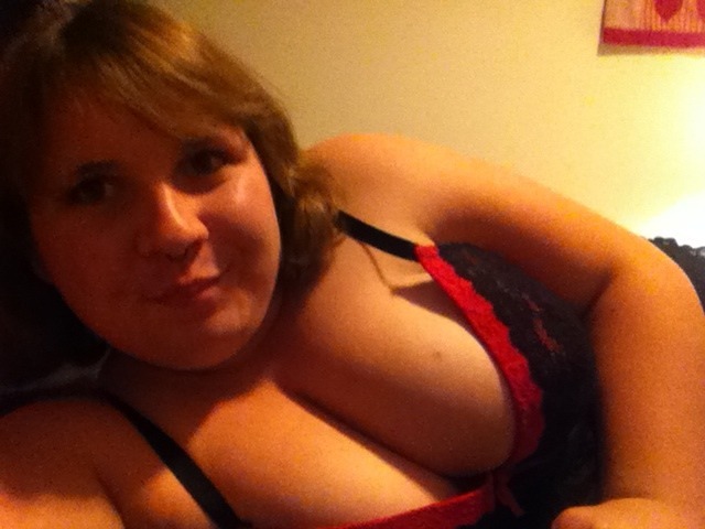 xarv:  Because I’m so fucking lucky to have this girl as my own  He is a lucky