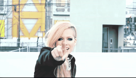 yasamdan:Avril Lavigne - Hello Kitty