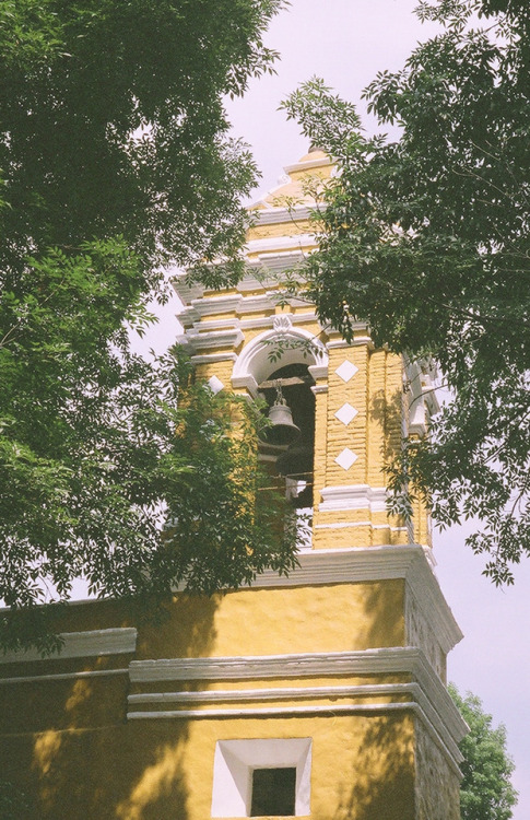 Capilla Amarillo | April 2018