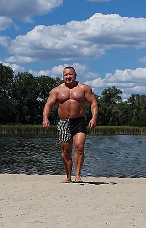 Russian muscle Hunk