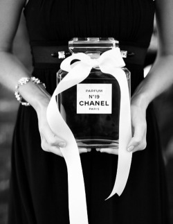 jkaarlsson:  Chanel no 19. på @weheartit.com