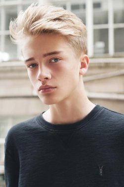 boy-beauties:  Liam Baines