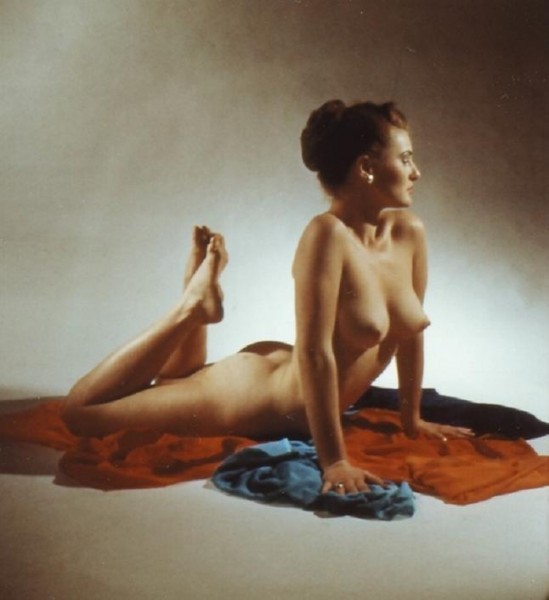 vintageelegantbeauties:  Diane Hunter, Miss November 1954.