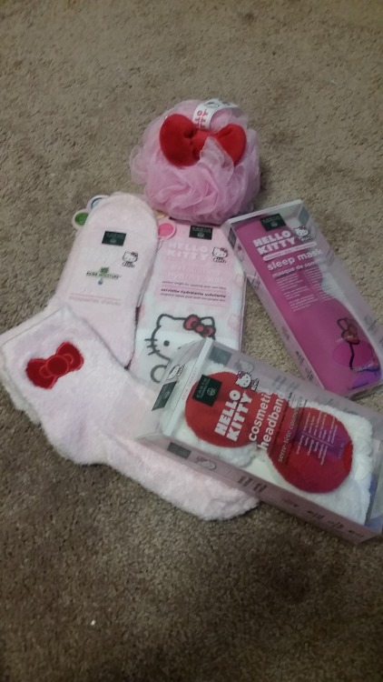 Hello Kitty is life!!!I grabbed some extra goodies not long ago because they were being discontinued