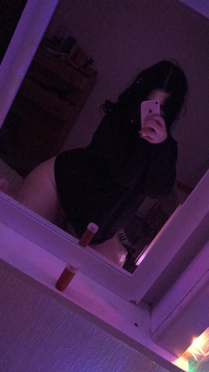 mixthatshitupinmycup:  Put a baby in me. Fuck me and cream inside of me over and
