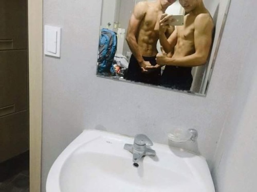 hungrgayboy: ssex99gay1: sioswoqika: 창원 18 게이 @allie-korean-gay #gay #korean . 와 모두다 먹어버리고싶다ㅋㅋㅋㅋㅋ