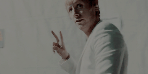 arabellamys: #tfw you spot a camera