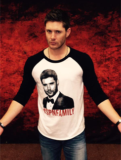 cuddlebearcas:  supernaturalapocalypse:I like the trend of the spn cast having shirts