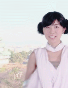 mochichan00:  “Obi-wan Kenobi, you’re my only hope!”