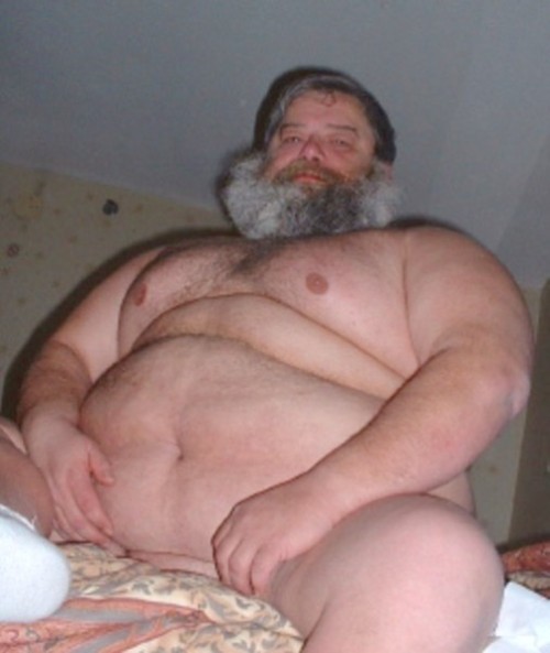 luvfatpapas:  It is so nice seeing old friends (NAKED!) on here! 
