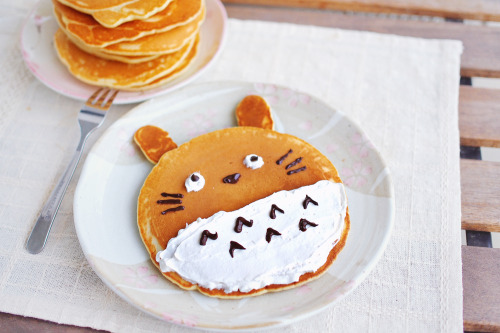 sliceofapplecake: Totoro Pancakes