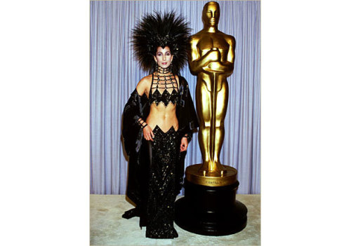 Cher, looking understated in Bob Mackie at the 1986 Academy Awards.