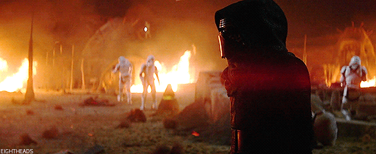 eightheads:  The trooper saw only light reflecting off a mask, and his own fear.[Star