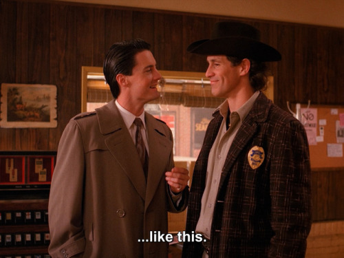 inthedarktrees:Harry, I’m gonna let you in on a little secret.Kyle MacLachlan & Michael Ontkean 