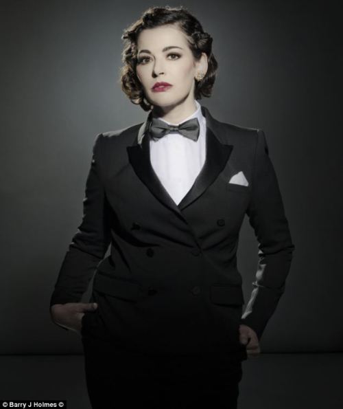 fywomeninsuits: Nigella Lawson in a tux