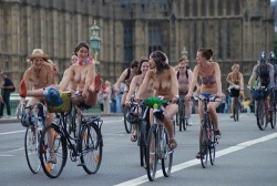 nudeposes:  More nude photos at: Nude Then Enjoy