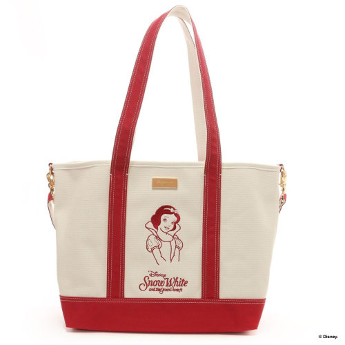 Designer Disney Princess tote bags, by Samantha Thavasa. Price: ￥19,224AuroraCinderellaBelleSnow Whi