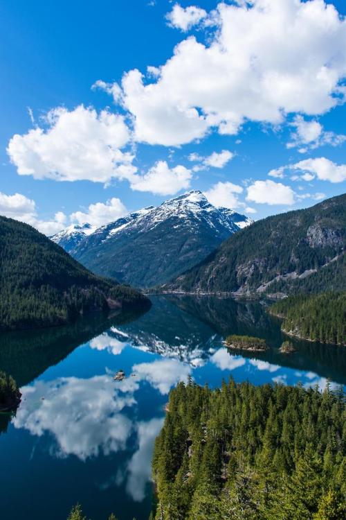 amazinglybeautifulphotography:[OC] Diablo lake, North Cascades National Park, WA, US [4000 x 6000] -